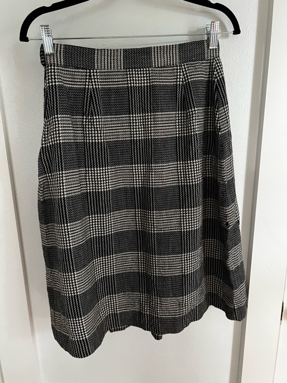 Chaus Black and White Plaid A-Line Skirt